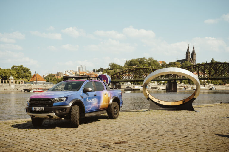 GLORCHESTRA Guerilla