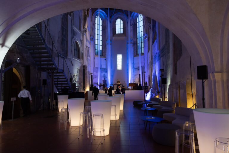 INZERCE - Harpers Bazaar Galavecer