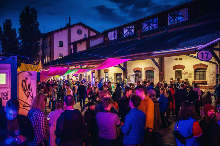 MLF-021_www.klapper.cz